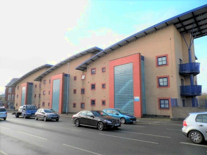 2 Bedroom Flat To Rent In For People Over In Work: Kensington Court, Dawson Lane, Bolton, Greater Manchester, BL1
