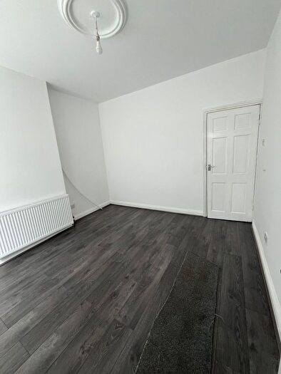 3 Bedroom End Of Terrace House To Rent In Glovers Road, Birmingham, B10