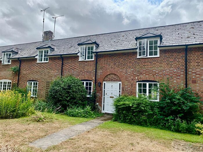 3 Bedroom Terraced House To Rent In Swan Road, Pewsey, SN9