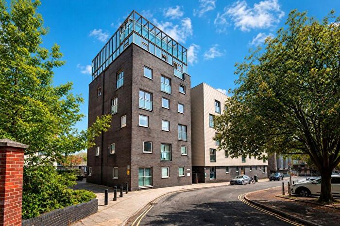 2 Bedroom Flat For Sale In Greyfriars Road, Norwich, NR1