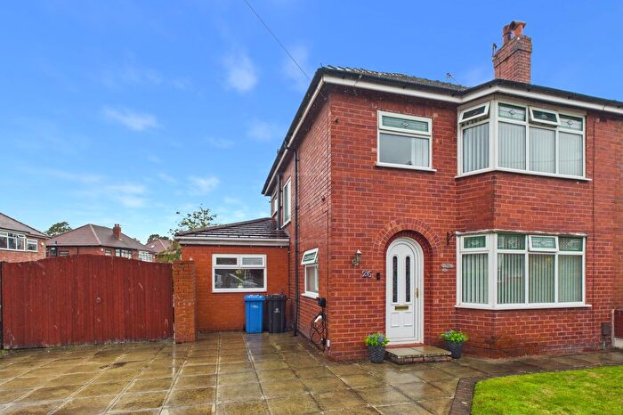 3 Bedroom Semi-Detached House For Sale In Tomlinson Avenue, Warrington, WA2