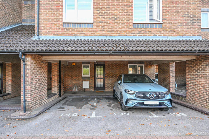 1 Bedroom Flat For Sale In Abbeyfields Close, Hanger Hill, London, NW10