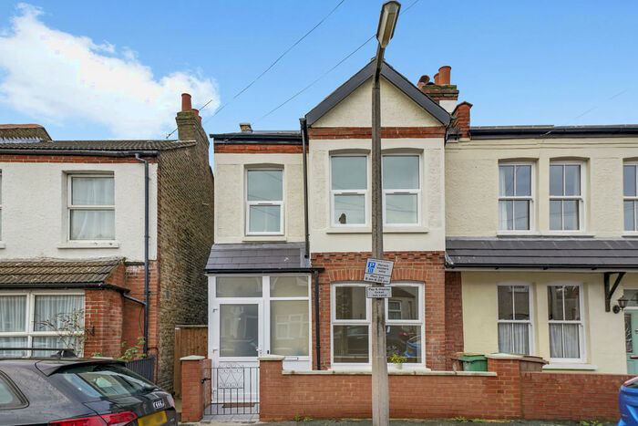 1 Bedroom Apartment To Rent In Sorrento Road, Sutton, SM1