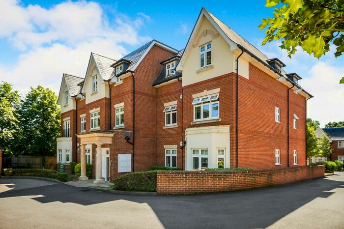 2 Bedroom Flat To Rent In Reigate Hill, Reigate, RH2