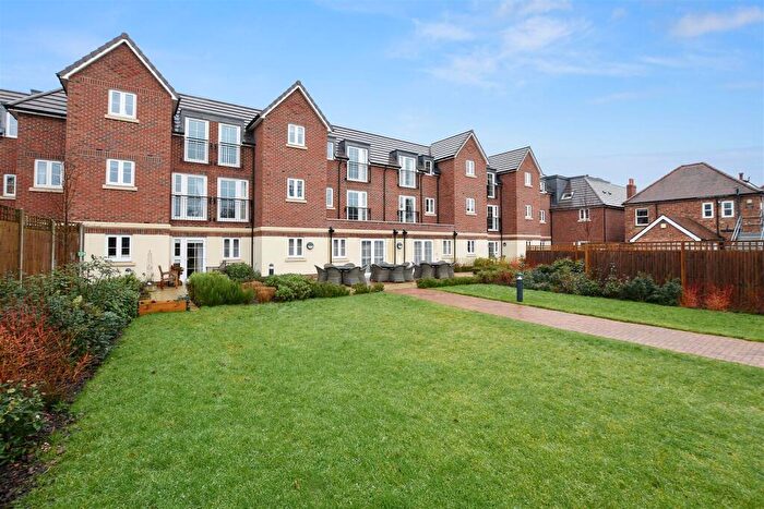 2 Bedroom Apartment For Sale In Lowe House, London Road, Knebworth, SG3