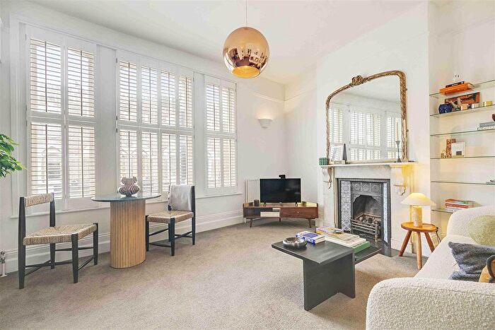 2 Bedroom Flat For Sale In Fulham Road, SW6