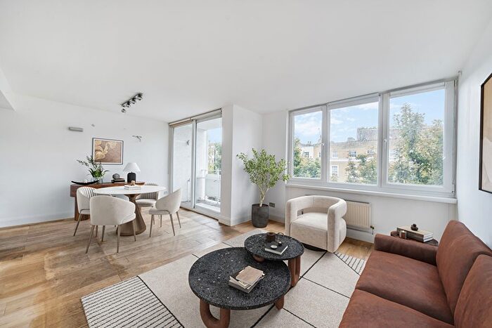 3 Bedroom Flat For Sale In Ivy Lodge, Notting Hill Gate, London, W11