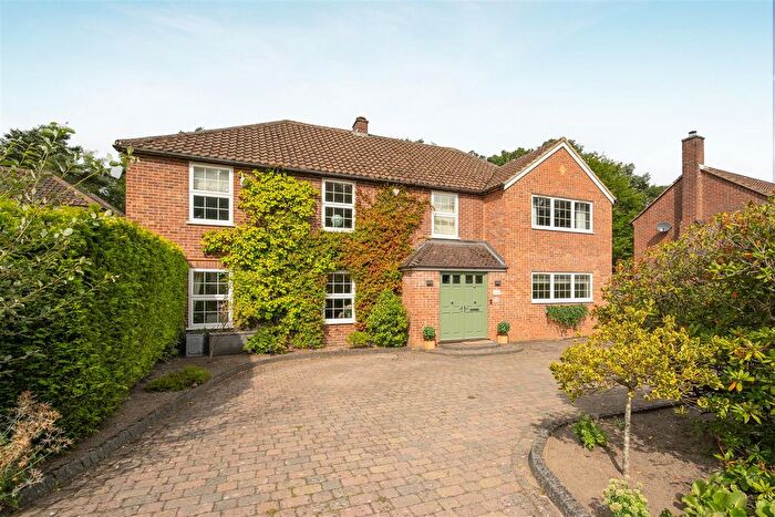 5 Bedroom Detached House For Sale In Woodend Drive, Sunninghill, SL5