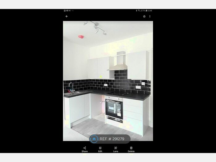 1 Bedroom Flat To Rent In North Street, Keighley, BD21