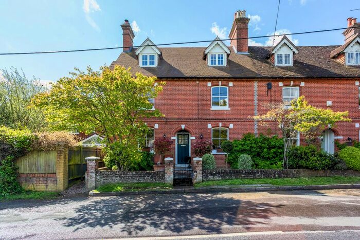 5 Bedroom Semi-Detached House For Sale In Combe Lane, Wormley, GU8