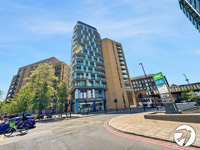 2 Bedroom Flat To Rent In Da Vinci Torre, Lewisham, London, SE13