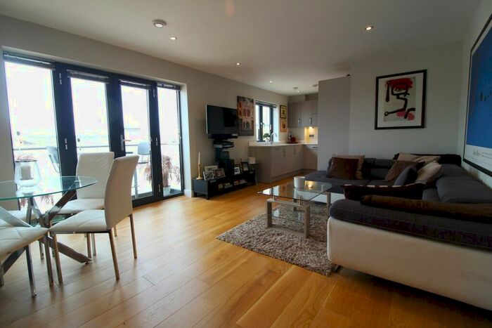 2 Bedroom Apartment To Rent In Weldale Street, Reading, RG1