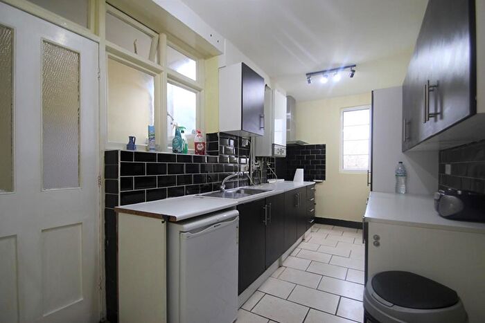 4 Bedroom House To Rent In Southern-by-Pass, OX2