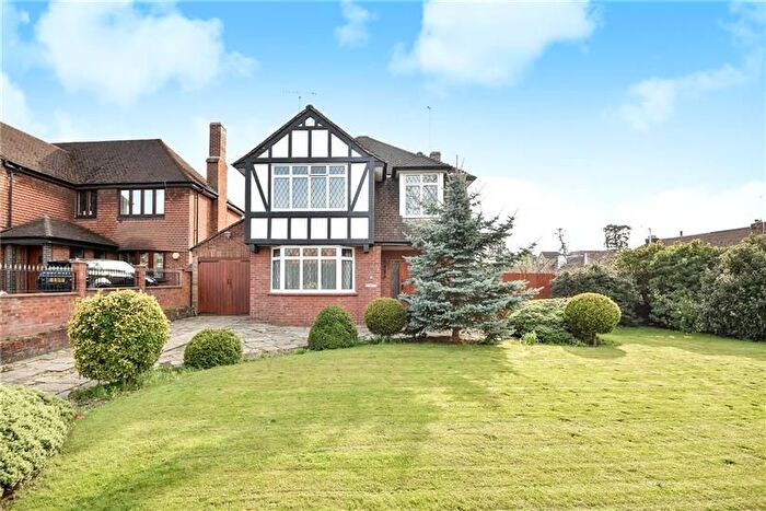4 Bedroom Detached House For Sale In Fairfield Road, Uxbridge, UB8