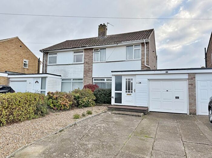 3 Bedroom Semi Detached House For Sale In Hatherley Crescent, Portchester, PO16