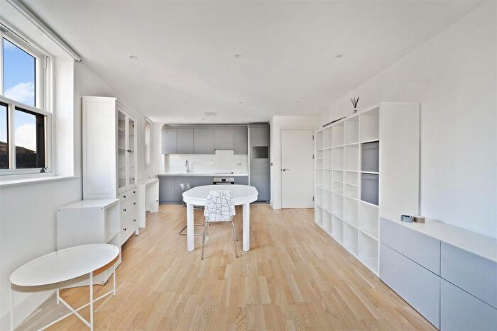 2 Bedroom Flat To Rent In Harper Apartments, Portman Place, London, E2