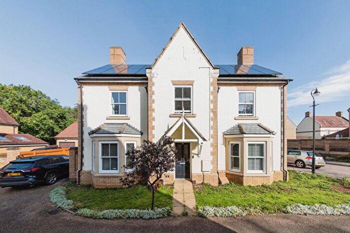 4 Bedroom Detached House For Sale In Heathcliff Avenue, Fairfield, Hitchin, SG5