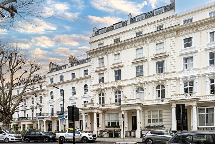 1 Bedroom Flat For Sale In Inverness Terrace, Bayswater, W2