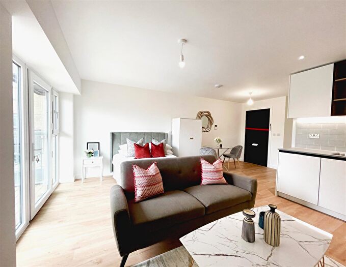 Flat To Rent In Fairbank House, Beaufort Park, NW9