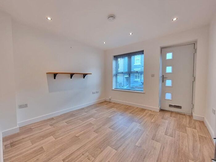 3 Bedroom Terraced House To Rent In Fulton Road, Sheffield, S6