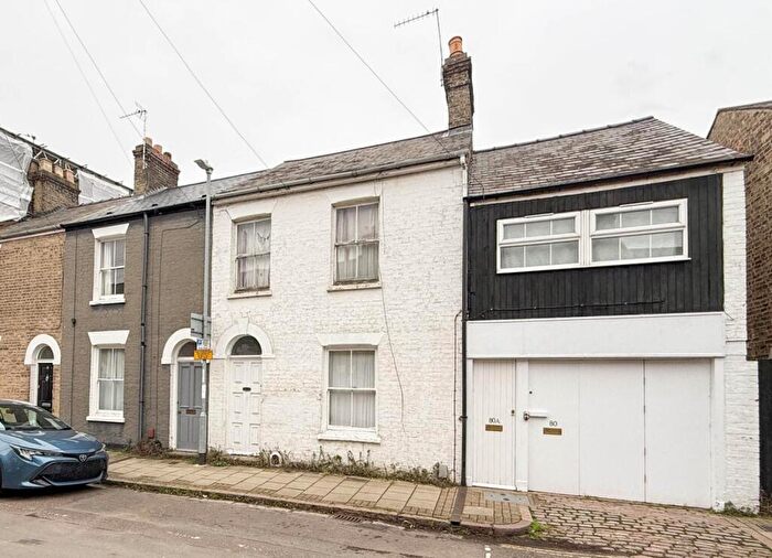 2 Bedroom Terraced House For Sale In Norwich Street, Cambridge, CB2