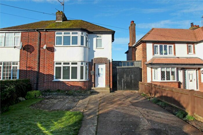 3 Bedroom Semi-Detached House To Rent In Wymington Road, Rushden, Northants NN10
