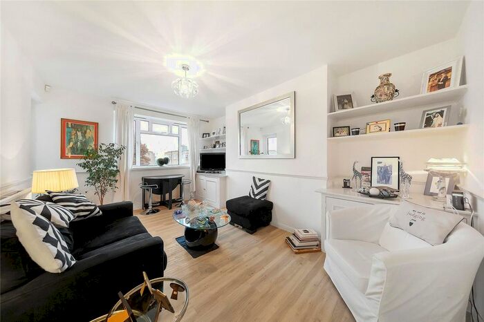 2 Bedroom Flat To Rent In Sulivan Court, Peterborough Road, London, SW6