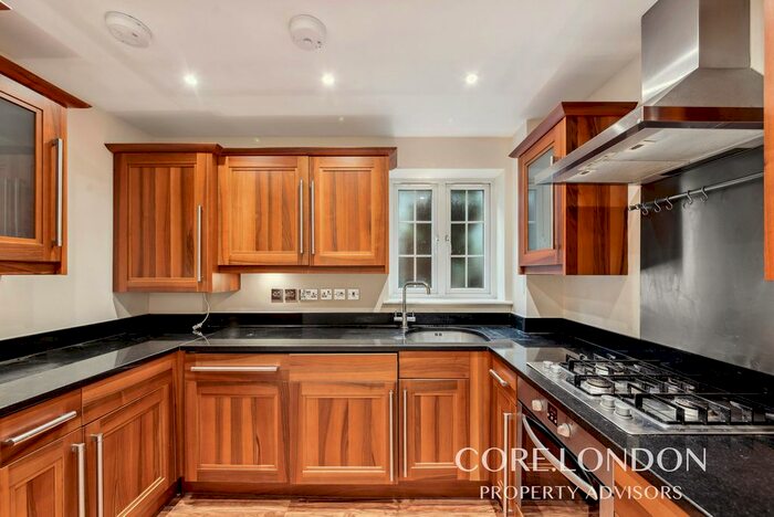 2 Bedroom Flat To Rent In Windmill Road, Ealing, W5