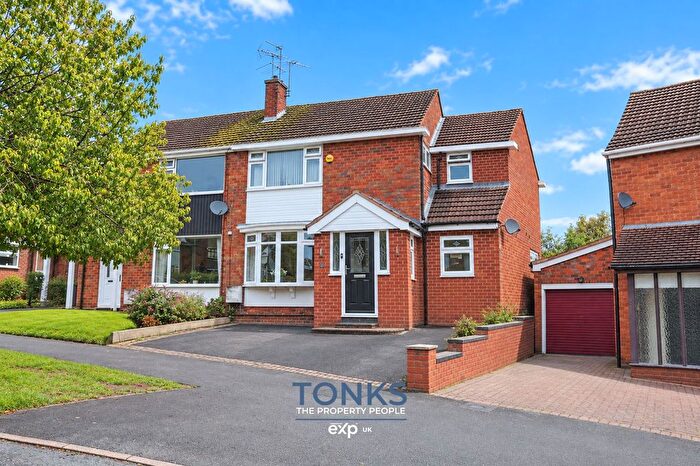 4 Bedroom Semi-detached House For Sale In Walker Drive, Kidderminster, DY10