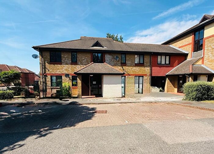 2 Bedroom Flat To Rent In Louvain Road, Greenhithe, DA9