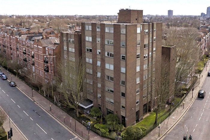 2 Bedroom Flat To Rent In St. Mary Le Park Court, Parkgate Road, SW11