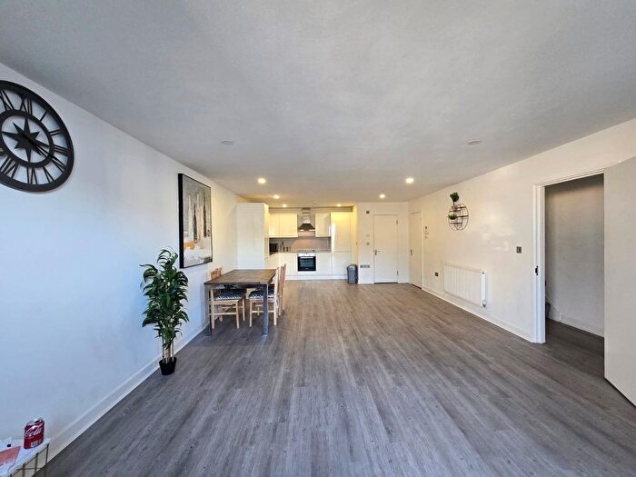 2 Bedroom Maisonette To Rent In Butchers Road, London, E16