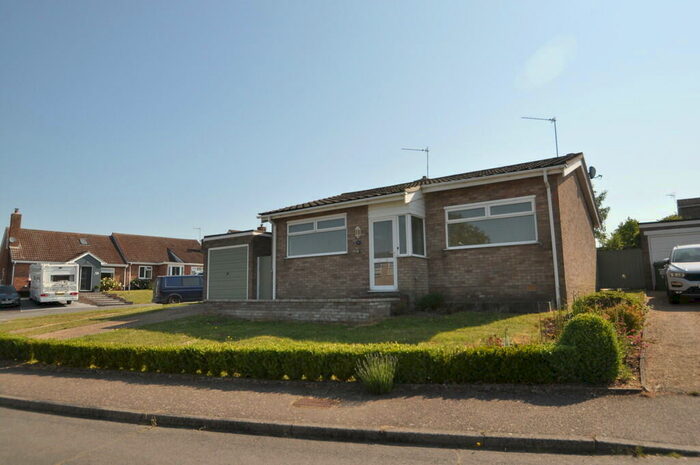 2 Bedroom Detached Bungalow For Sale In Fenn Close, Halesworth, IP19
