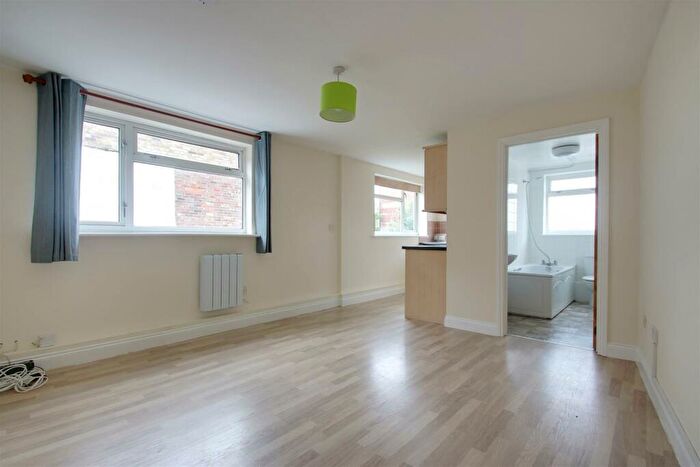 2 Bedroom Maisonette To Rent In Albert Street, Tring, HP23