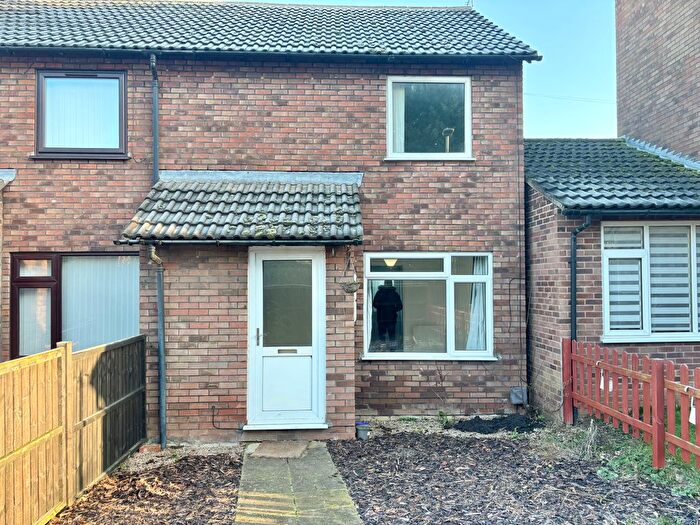 2 Bedroom Town House To Rent In Welham Walk, Leicester, LE4