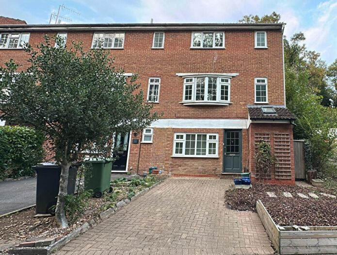 5 Bedroom End Of Terrace House For Sale In Glendale Boxmoor, Hemel Hempstead, Hertfordshire, HP1
