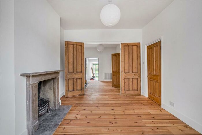 3 Bedroom Terraced House To Rent In Aden Grove, London, N16