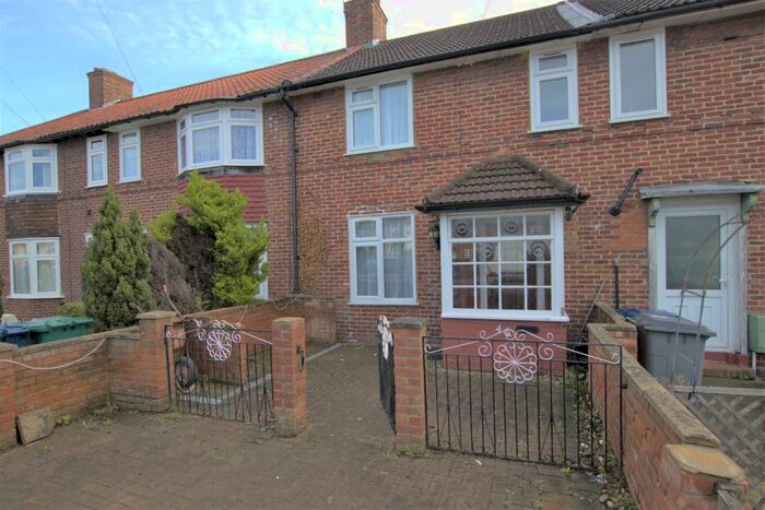 3 Bedroom Terraced House To Rent In Blundell Road, Edgware, HA8