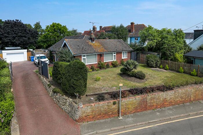 3 Bedroom Semi-Detached House For Sale In The Street, Faversham, ME13