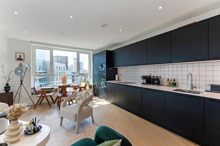 1 Bedroom Flat To Rent In Poplar High Street, London, E14