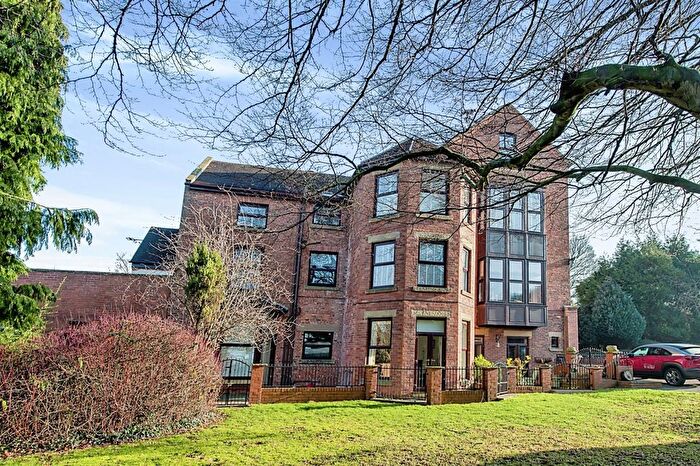 3 Bedroom Flat For Sale In Red House, Wentbridge, Pontefract, WF8