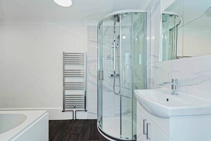 2 Bedroom Flat For Sale In Chandos Square, Sandringham Court, Broadstairs, Kent, CT10