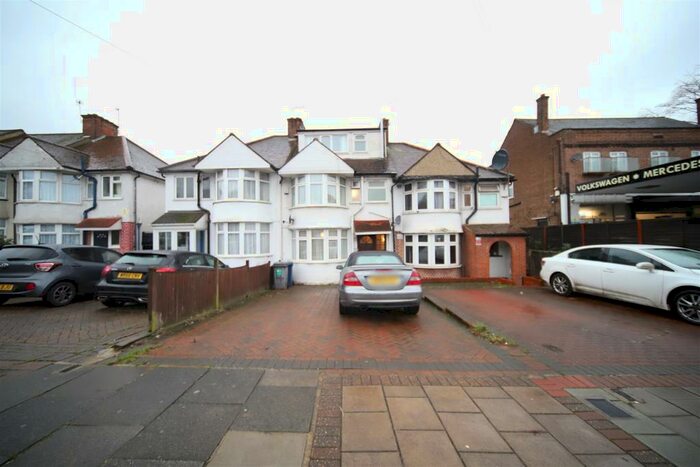 5 Bedroom Terraced House To Rent In Hampden Square, London, N14