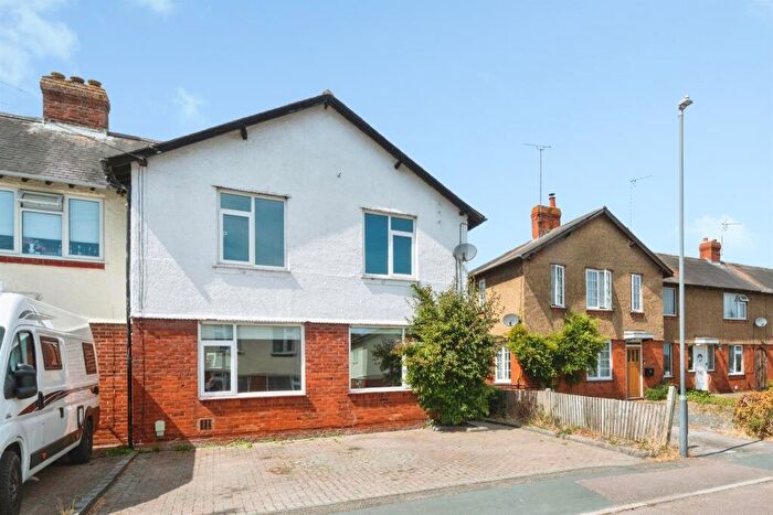 4 Bedroom Semi Detached House For Sale In Bourtonville, Buckingham, MK18