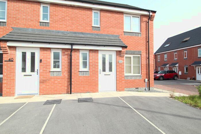 3 Bedroom Semi-Detached House To Rent In Harbottle Way, Kingswood, Hull, HU7