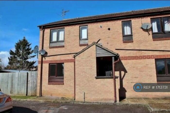 1 Bedroom Flat To Rent In Burwell Court, Witney, OX28