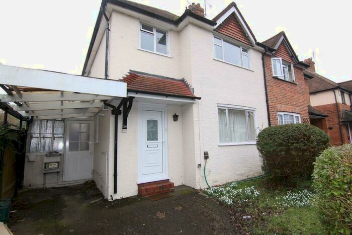 4 Bedroom Semi-Detached House To Rent In Guildford, GU2