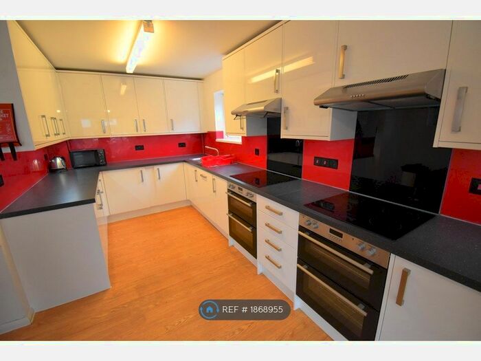 7 Bedroom Terraced House To Rent In Hillside Court, Reading, RG1