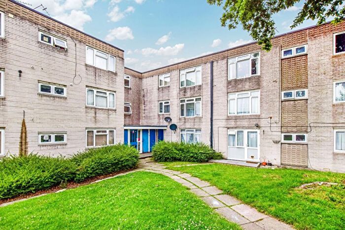1 Bedroom Flat To Rent In Caburn Court, Crawley, RH11