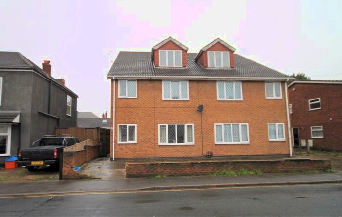 2 Bedroom Ground Flat To Rent In Ainslie Street, Grimsby, DN32